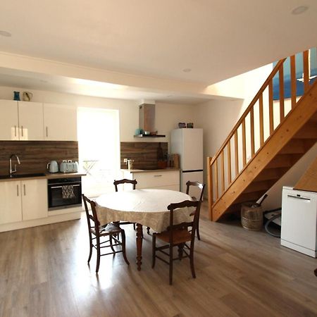Joli Appartement Avec Balcon Au Coeur De Forcalquier Exterior foto